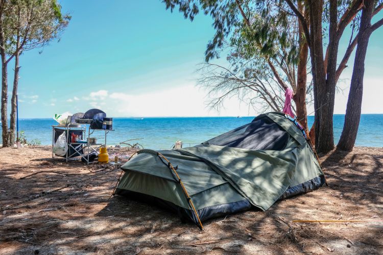 Outdoor tent